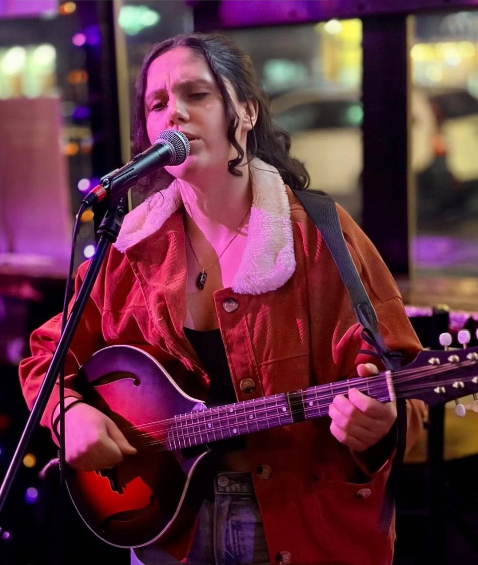 Hannah performing in NYC